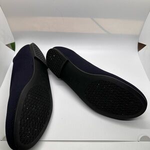 Vivaia Navy Flat